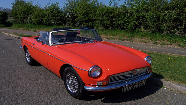 Glyn & Lynda's 1974 MGB Roadster Glyn & Lynda's 1974 roadster, on the road again after resting and in a garage for six years. Now enjoying many miles of MG motoring.