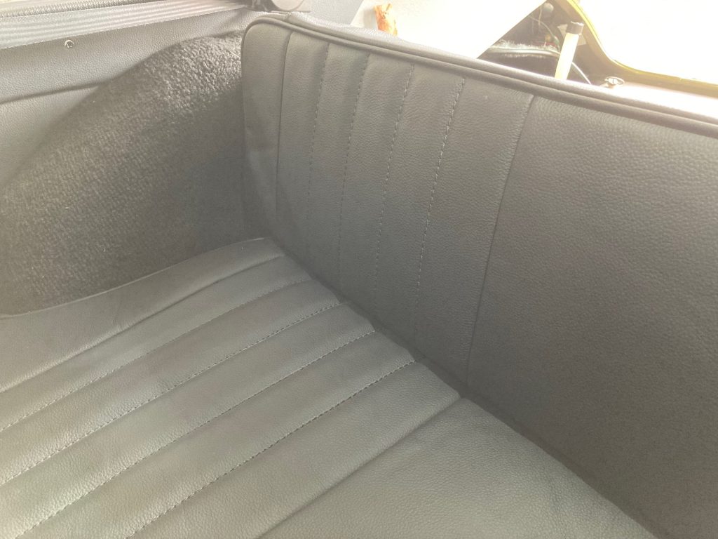 Full leather rear set MGB GT 